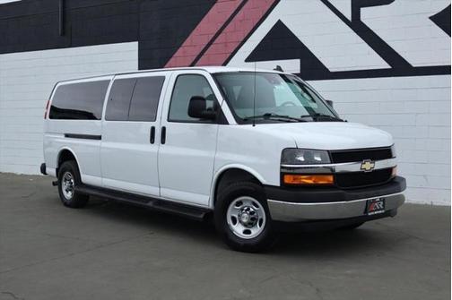 2021 Chevrolet Express 3500 LT extended wb w/15 pass seating