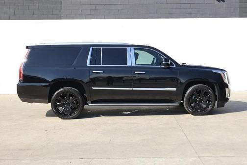 2017 Cadillac Escalade ESV Luxury