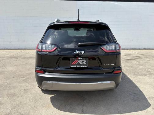 Diamond Black 2019 Jeep Cherokee Limited