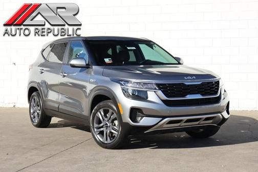 2023 Kia Seltos LX IVT AWD