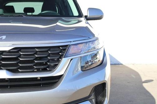 2023 Kia Seltos LX IVT AWD