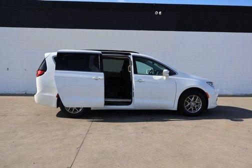 2021 Chrysler Pacifica Touring