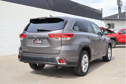 2017 Toyota Highlander Limited