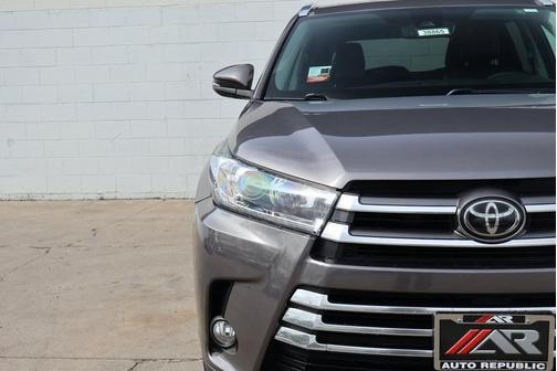 2017 Toyota Highlander Limited