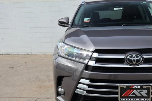 2017 Toyota Highlander Limited