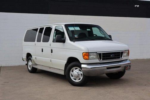 2003 Ford E350 Super Duty XL Wagon