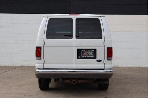2003 Ford E350 Super Duty XL Wagon