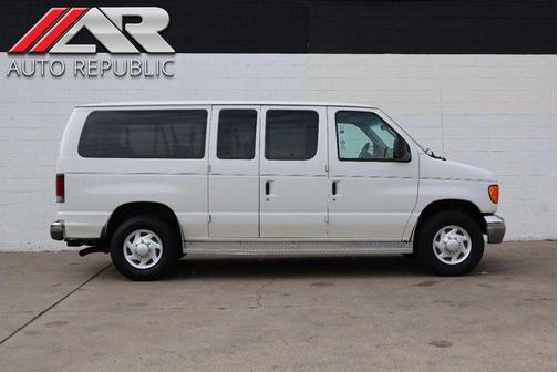 2003 Ford E350 Super Duty XL Wagon