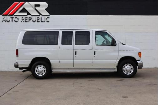 2003 Ford E350 Super Duty XL Wagon