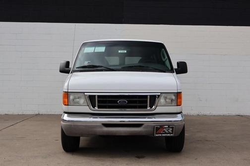 2003 Ford E350 Super Duty XL Wagon