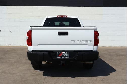 Super White 2015 Toyota Tundra SR