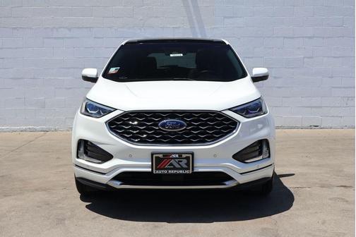 White Metallic 2020 Ford Edge Titanium