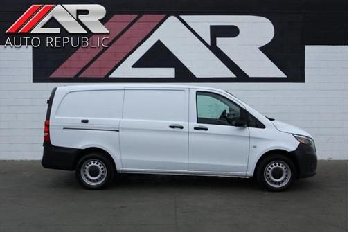 2020 Mercedes-Benz Metris Base