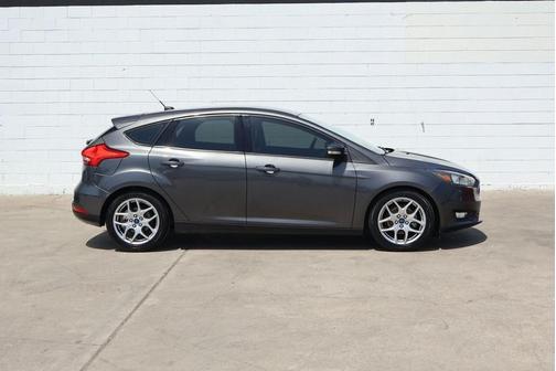 Magnetic 2015 Ford Focus SE
