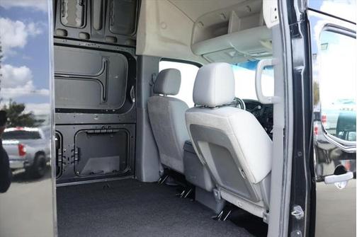 2013 Nissan NV Cargo NV2500 HD S V6