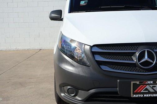 2020 Mercedes-Benz Metris Base