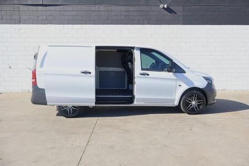 2020 Mercedes-Benz Metris Base
