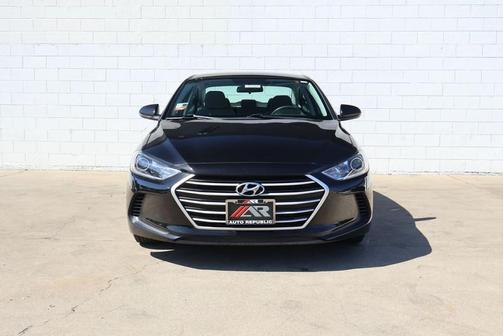 2018 Hyundai ELANTRA SE