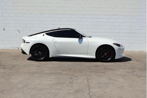 Pearl White 2025 Nissan Z Performance 9 SPD AUTOMATIC
