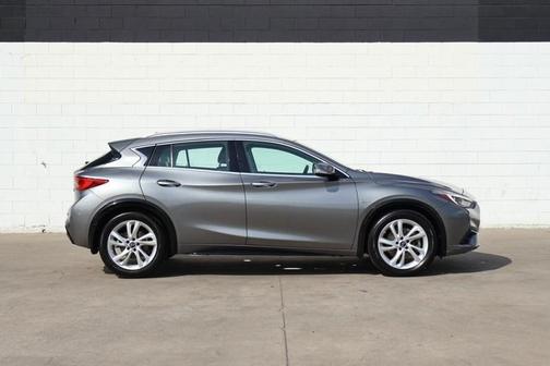 2019 INFINITI QX30 LUXE W/NAVIGATION PACKAGE