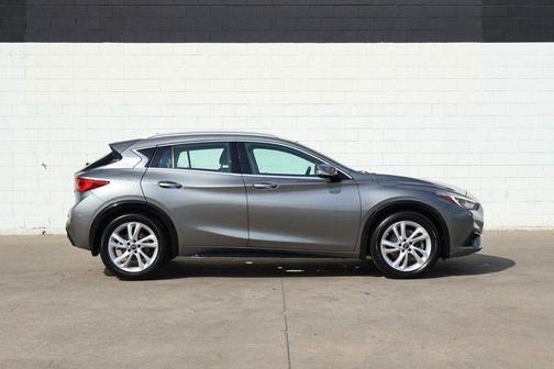 2019 INFINITI QX30 LUXE W/NAVIGATION PACKAGE