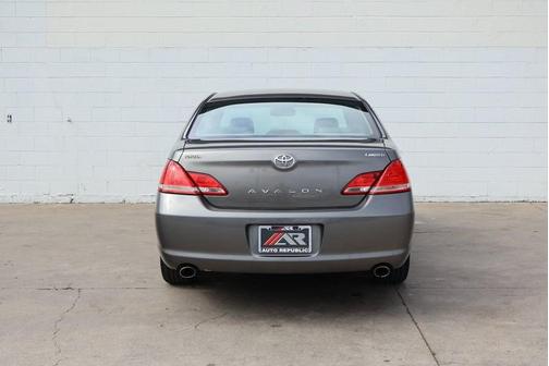 2005 Toyota Avalon Limited