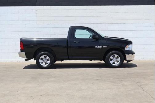 Brilliant Black Crystal Pearlcoat 2015 RAM 1500 Tradesman