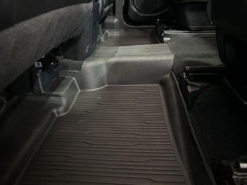 Star White Metallic Tri-Coat 2023 Ford Explorer XLT