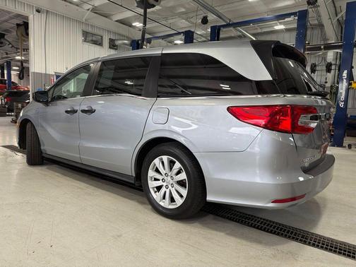 Lunar Silver Metallic 2019 Honda Odyssey LX