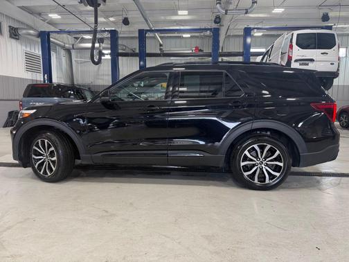 Agate Black Metallic 2020 Ford Explorer ST