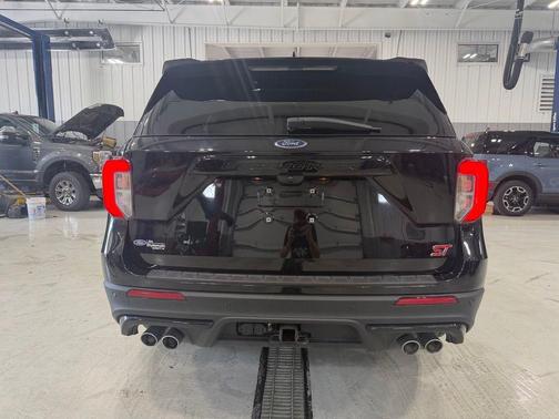 Agate Black Metallic 2020 Ford Explorer ST