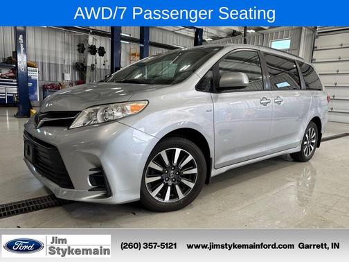 Celestial Silver Metallic 2019 Toyota Sienna LE