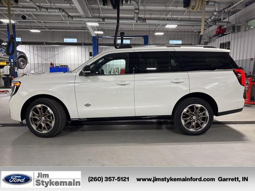 Star White Metallic Tri-Coat 2025 Ford Expedition King Ranch