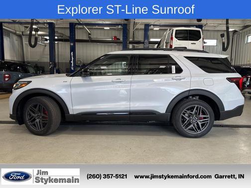 Star White Metallic Tri-Coat 2026 Ford Explorer ST-Line