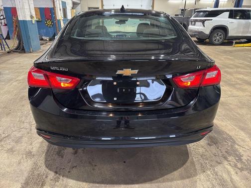 Mosaic Black Metallic 2024 Chevrolet Malibu FWD 1LT