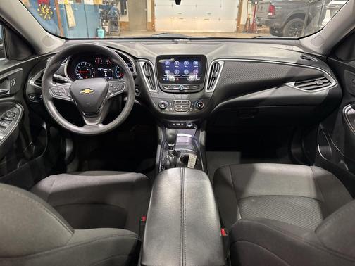Mosaic Black Metallic 2024 Chevrolet Malibu FWD 1LT