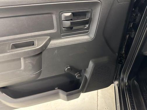 Brilliant Black Crystal Pearlcoat 2011 Dodge Ram 1500 ST