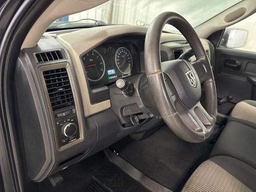 Brilliant Black Crystal Pearlcoat 2011 Dodge Ram 1500 ST
