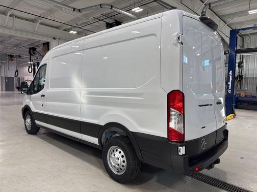 Oxford White 2026 Ford Transit-250 Base