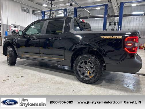 Shadow Black 2025 Ford Maverick Tremor