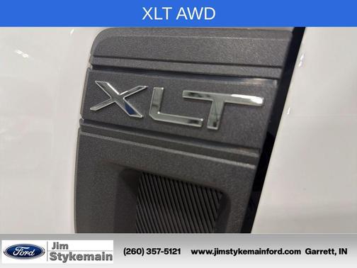 Oxford White 2025 Ford Maverick XLT