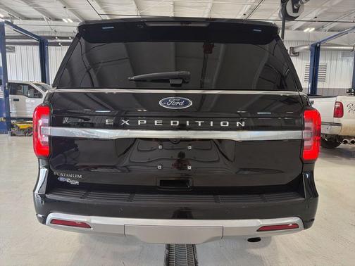 Agate Black Metallic 2024 Ford Expedition Platinum