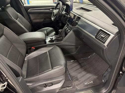 2022 Volkswagen Atlas Cross Sport 3.6L V6 SEL R-Line