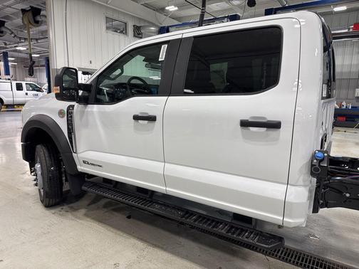 Oxford White 2025 Ford F-450 XL