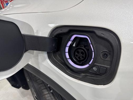 Star White Metallic Tri-Coat 2025 Ford Escape PHEV Base