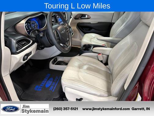 Velvet Red Pearlcoat 2017 Chrysler Pacifica Touring-L