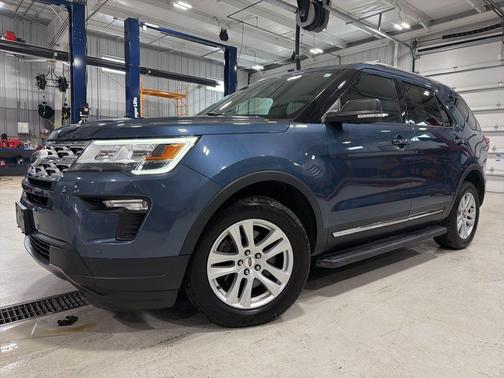 Blue Metallic 2019 Ford Explorer XLT