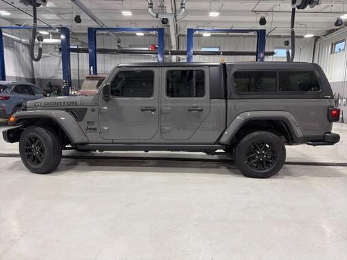 2023 Jeep Gladiator Sport