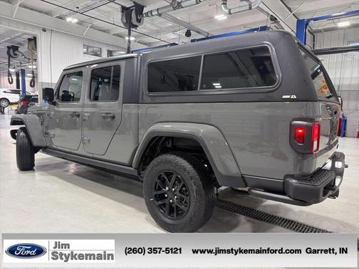 2023 Jeep Gladiator Sport