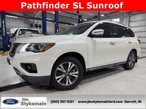 2017 Nissan Pathfinder SL